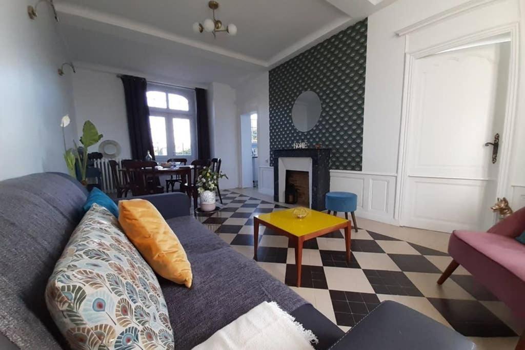 La maison d'à côté May-sur-Orne Esterno foto