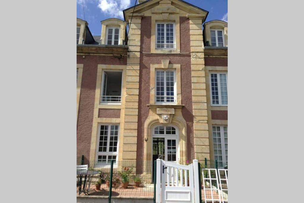 La maison d'à côté May-sur-Orne Esterno foto